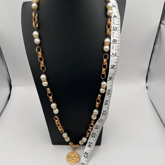 CHANEL Vintage 24k Gold Plated Necklace - Picture 8 of 8